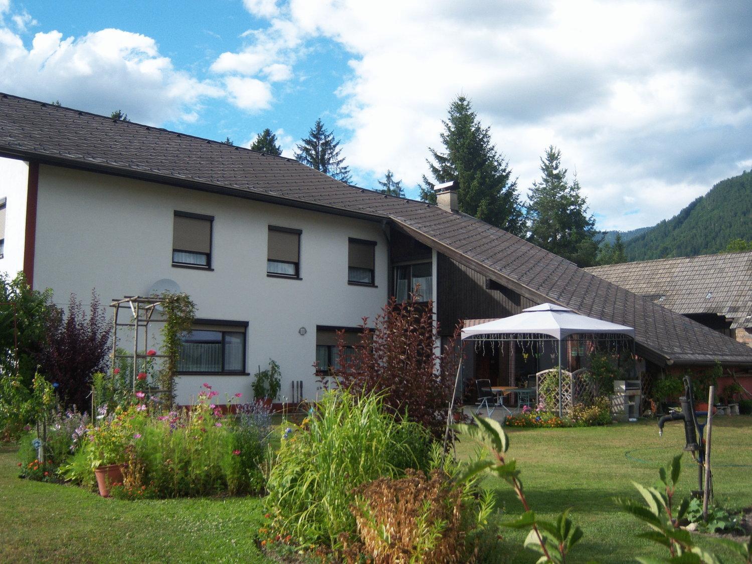 Haus Tapestry Hotel Noetsch Exterior photo